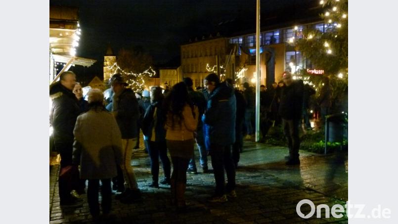 Viele Lichter und Vollmondschein prägten die Xmas-Party des VW-Teams Bild: rn