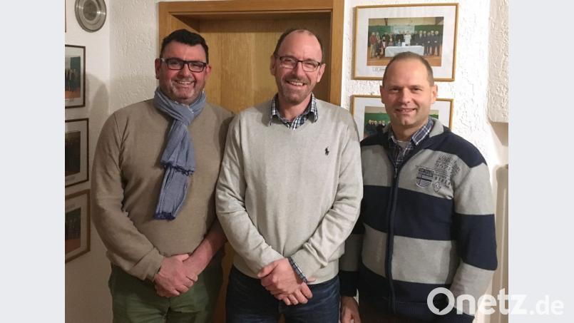 Der Vorstand des TC-Fördervereins (von links) mit Martin Fenzl, Jürgen Gleißner und Hans-Jürgen Kiermaier. Bild: hä