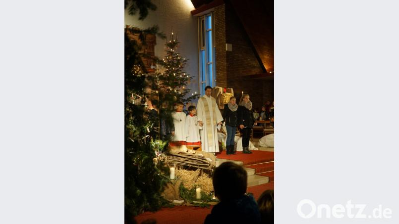 Zur Kinderkrippenfeier war die Pfarrkirche in Dürnsricht bis zum letzten Platz gefüllt. Bild: nib