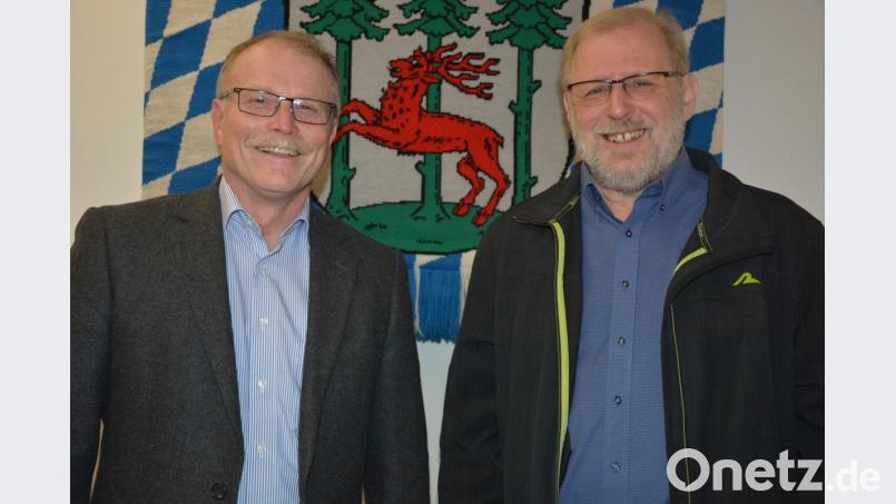 Pater Benedikt Leitmayr (rechts) feiert an diesem Donnerstag seinen 60. Geburtstag, Bürgermeister Max Bindl nur einen Tag später. Bild: jr