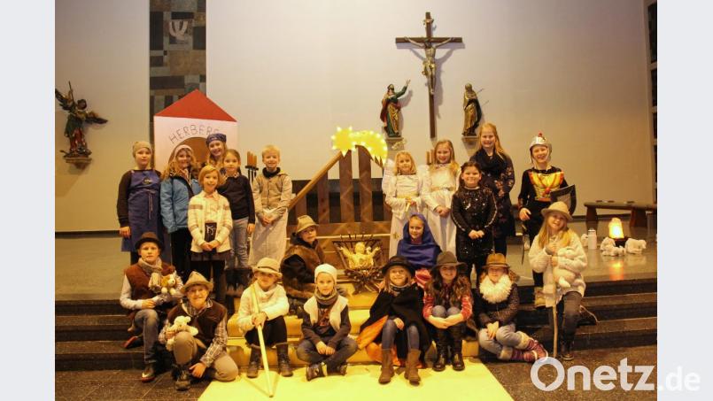 Die Akteure des Krippenspiels bei der Kinderchristmette. Bild: exb