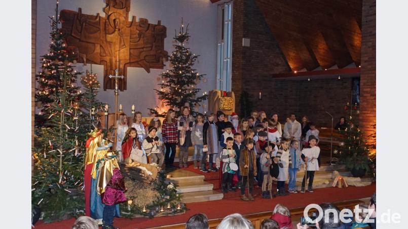 Zur Kinderkrippenfeier war die Pfarrkirche in Dürnsricht bis zum letzten Platz gefüllt. Bild: nib