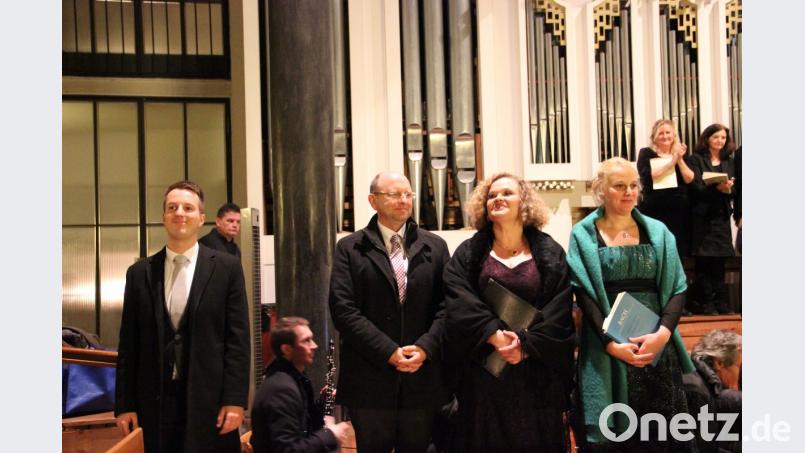 Die Gesangssolisten Manuel Krauß (Bass), Reiner Geißdörfer (Tenor), Christine Mittermair (Alt) und Manuela Spitzkopf (Sopran) (von links). Bild: cog
