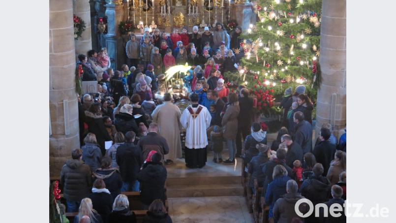 Mit dem "Sternenlied“ hat der neue Kinderchor bei der Heilig-Abend-Andacht seinen ersten Auftritt. Bild: jzk