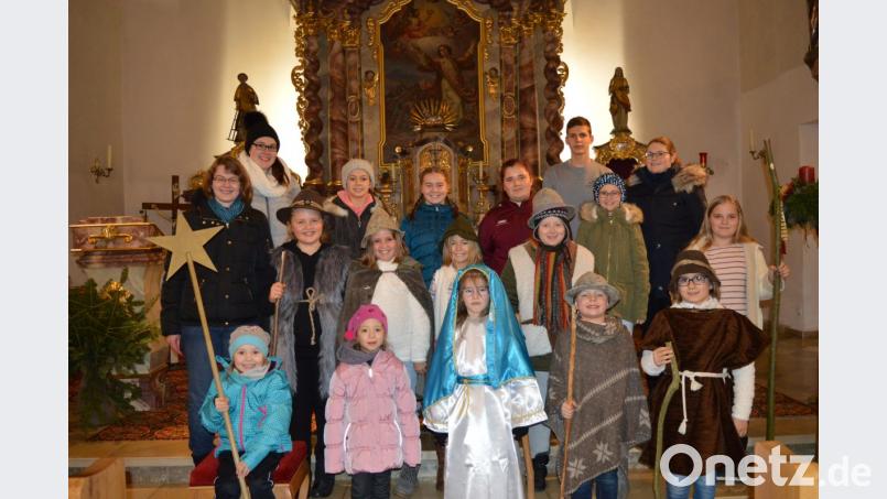 Mit großem Eifer spielten und sangen die Kinder die Herbergssuche in der Christmette in Muschenried. Bild: bej