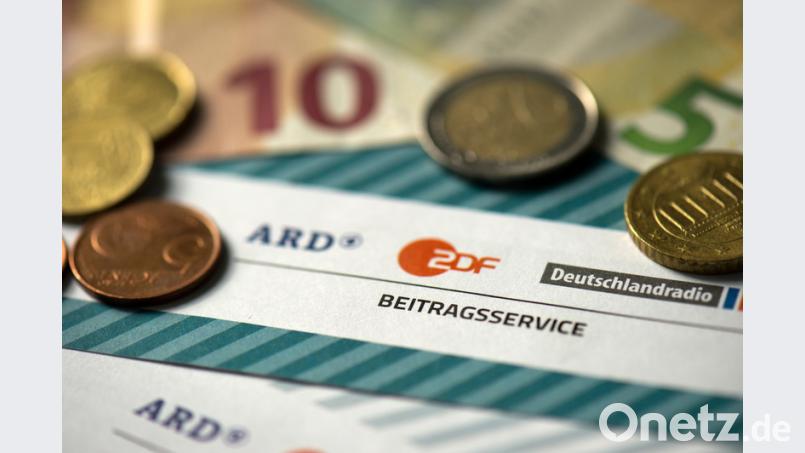 Symbolbild: Rundfunkbeitrag von ARD, ZDF und Deutschlandradio. Bild: Arno Burgi/dpa