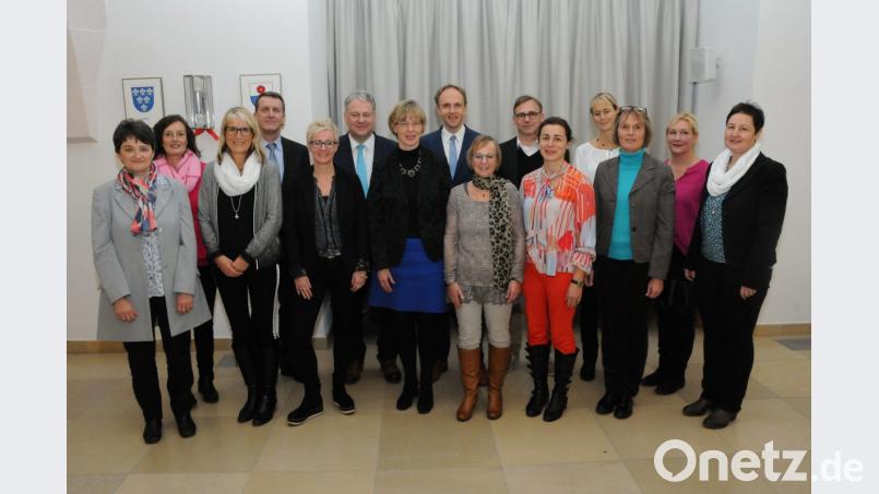 Für 25 Jahre im Schuldienst wurden diese Lehrer geehrt. Bild: Michael Schröter