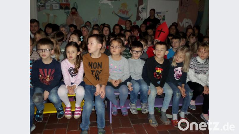 Ein bunter Reigen von Liedern, Gedichten, Spielstücken und einem Tanz sorgten für ein abwechslungsreiches Programm. Bild: ela