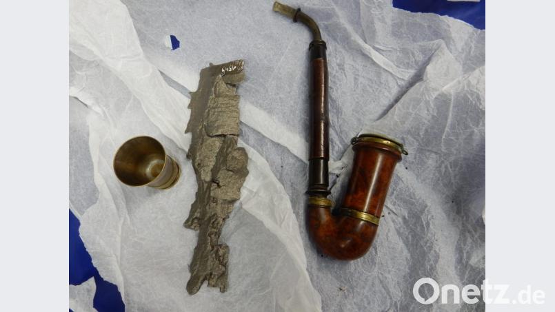 Eine Vielzahl an Museumsstücken hat Tobias Hammerl mitgebracht. Bild: exb