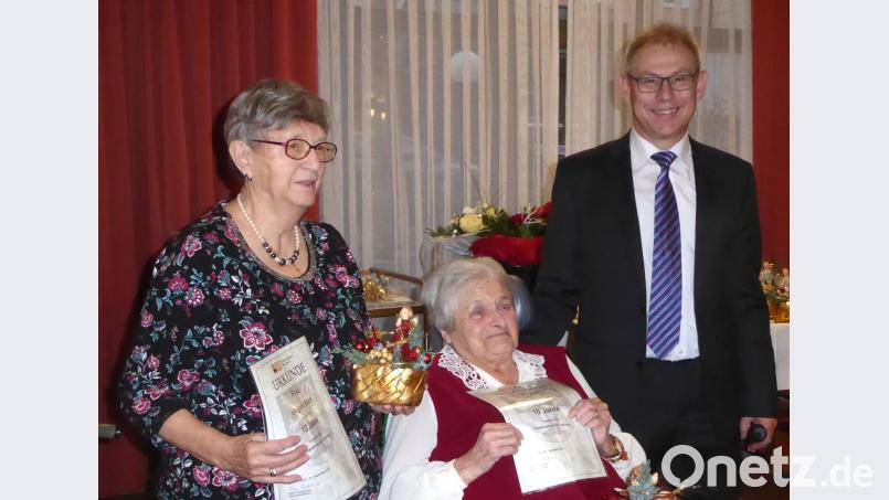 Ehrung von Heimbewohnern Bild: Hirsch