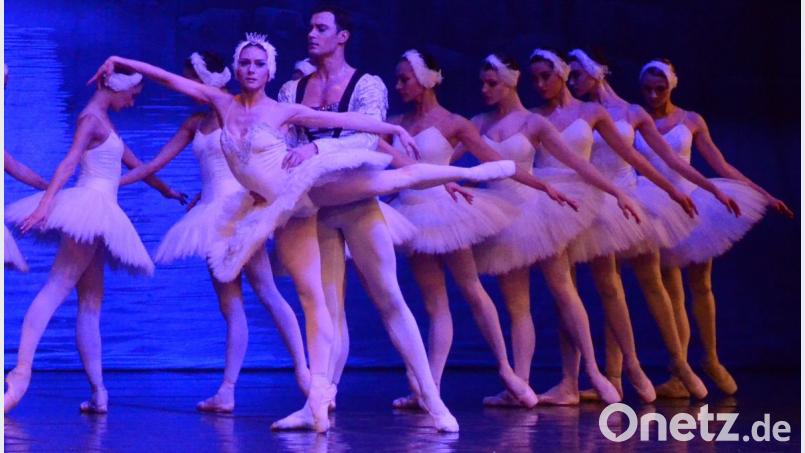 Der Prinz findet am Schwanensee seine große Liebe Odette. Bild: Kunz
