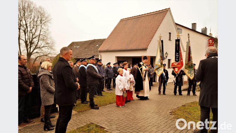 Zahlreich beteiligen sich Vereine und Bürger an der Gedenkfeier zum &quot;Ilsenbacher Nationalfeiertag&quot;. Bild: arw
