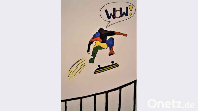 Die Wände des Bewegungsraumes in der Grund- und Mittelschule haben Schüler und Schülerinnen der 9. Klasse gestaltet. Bild: rgr