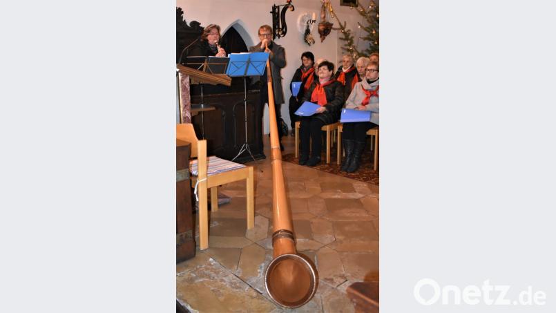 Das Weihnachtssingen und -musizieren in der Mariä-Himmelfahrtskirche am 4. Adventssonntag stimmt auf Weihnachten ein. Bild: rgr