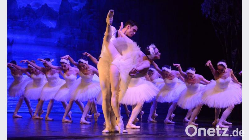 Der Prinz findet am Schwanensee seine große Liebe Odette. Bild: Kunz