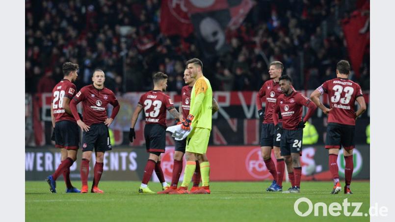 Frust, Frust, Frust: Beim 1. FC Nürnberg lief in den vergangenen Wochen vor der Winterpause gar nichts mehr zusammen. Der Kader des Aufsteigers scheint qualitativ zu schwach, die Anfangseuphorie ist verflogen.
 	Bild: Timm Schamberger/dpa Bild: Timm Schamberger/dpa