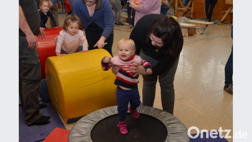Noch werden die sicheren Arme der Mama gebraucht. Bild: dob