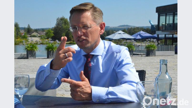 Landtagsabgeordneter Tobias Reiß steht 2018 kurz vor seinem 50. Geburtstag im &quot;Seenario&quot; in Tirschenreuth der NT-Redaktion Rede und Antwort. Bild: Benkhardt