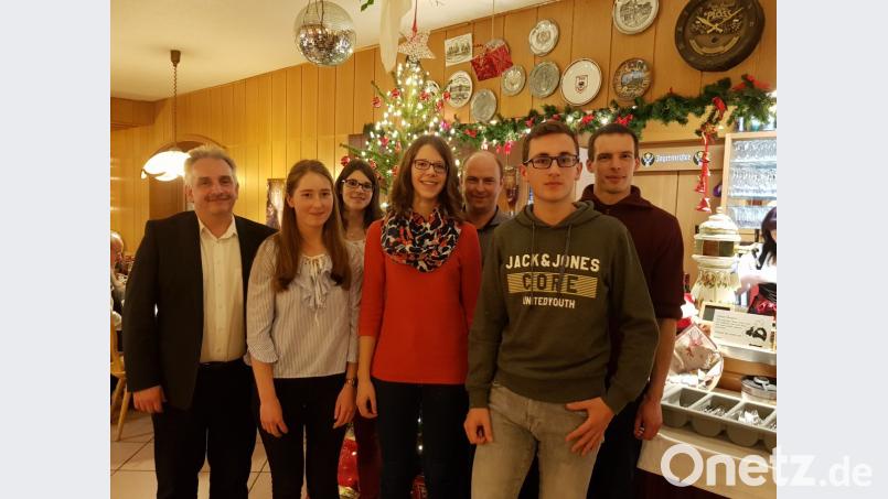 Von links nach rechts: Alexander Riedl, Maria König, Marina Scherm, Julia Scherm, Johannes Hecht, Maximilian Schindler und Andreas Rickauer Bild: twg