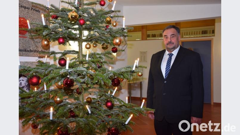 Bürgermeister Josef Beimler blickt in der Jahresabschlusssitzung auf das Jahr 2018 zurück. Bild: fla
