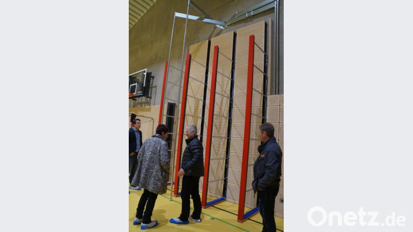 Das Highlight der neuen Turnhalle ist das Multimotion-Center. Durch die in die Leitern eingehängten Bretter ergeben sich vielfältige motivierende Bewegungsmöglichkeiten. Bild: weu