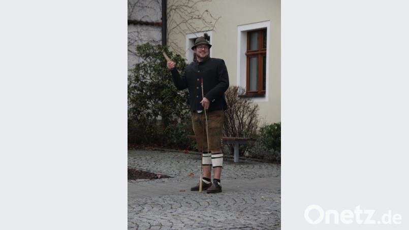 Die Goaßlschnalzer aus Neuersdorf beweisen beim Neujahrseinpeitschen seit eh und je gutes Musikgehör und Taktgefühl. Bild: ads