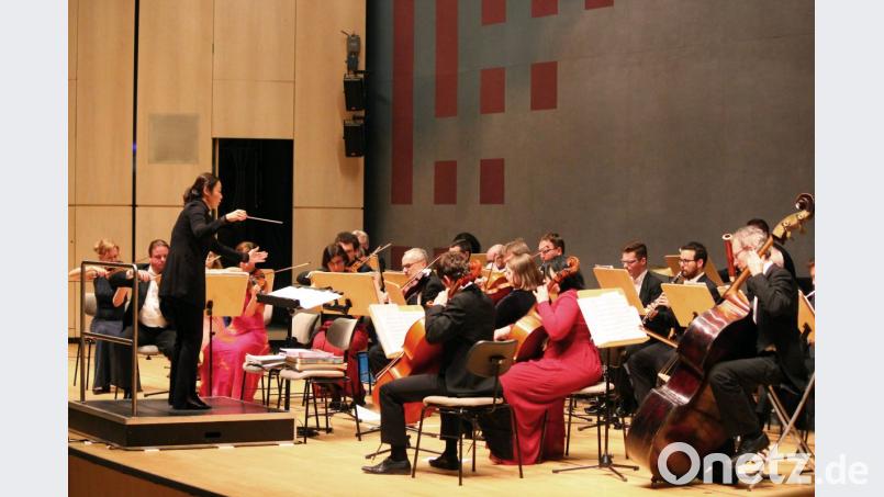 Das Orchester „Virtuosi Brunenses“ unter der Stabführung von Yura Yang glänzt nicht nur mit Strauß, sondern auch mit Klassikern der italienischen Oper. Bild: stg