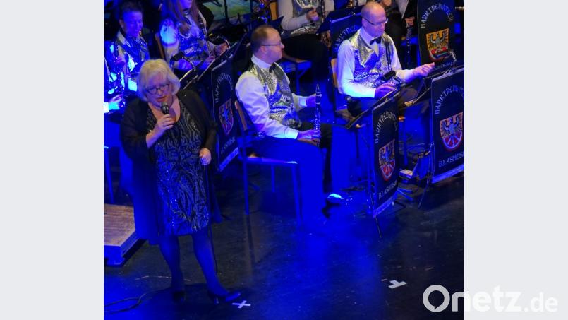 Christl „Muck“ Schemm gibt bekannt, dass sie in den Ruhestand geht und dies somit heuer ihr letztes Konzert ist. Bild: abi