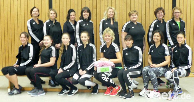 Erfolgreiche Spendenaktion: 400 Euro übergeben die Mitglieder der Abteilung Aerobic des Sportclubskurz vor Weihnachten an „Hilfe für Maja“. Bild: lep