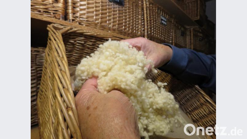 Die Wollkügelchen sind Füllmaterial für kuschelweiche Kissen. Bild: ubb