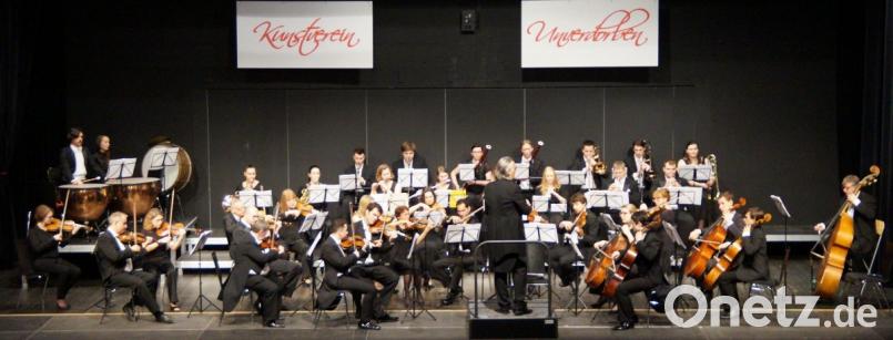 Einen musikalischen Höhepunkt im kulturellen Leben Neunburgs boten die Smetana-Philharmoniker aus Prag mit ihrem Dirigenten Hans Richter beim Neujahrskonzert. Bild: weu