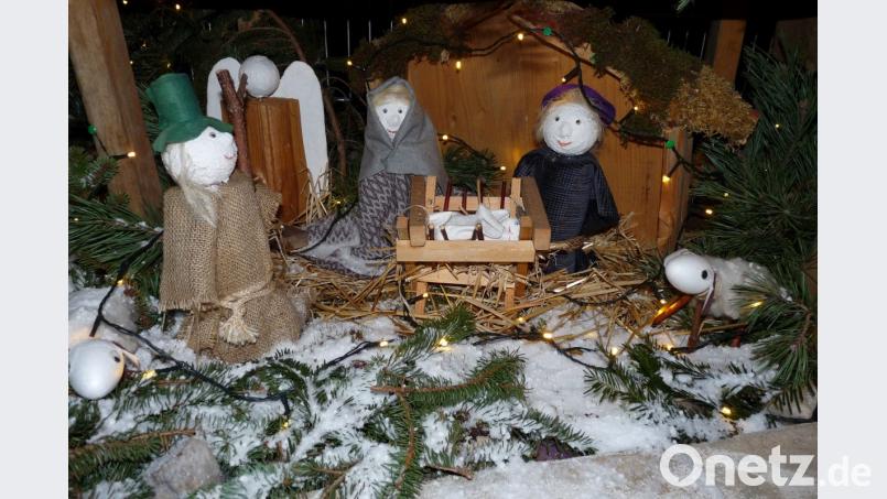 Diese Krippe haben die Kinder des Kindergartens Guter Hirte gebastelt. Bild: rlö