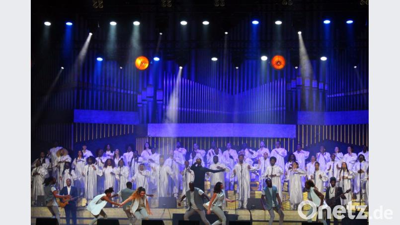"The 100 Voices of Gospel" lassen viele Besucher etwas ratlos in der Nürnberger Meistersingerhalle zurück. Bild: stg
