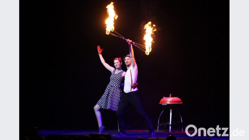 Die Künstler Christiane Hapt und Sebastian Berger aus Österreich gebürt tosender Applaus für eine spannende Feuershow. Bild: Dagmar Williamson