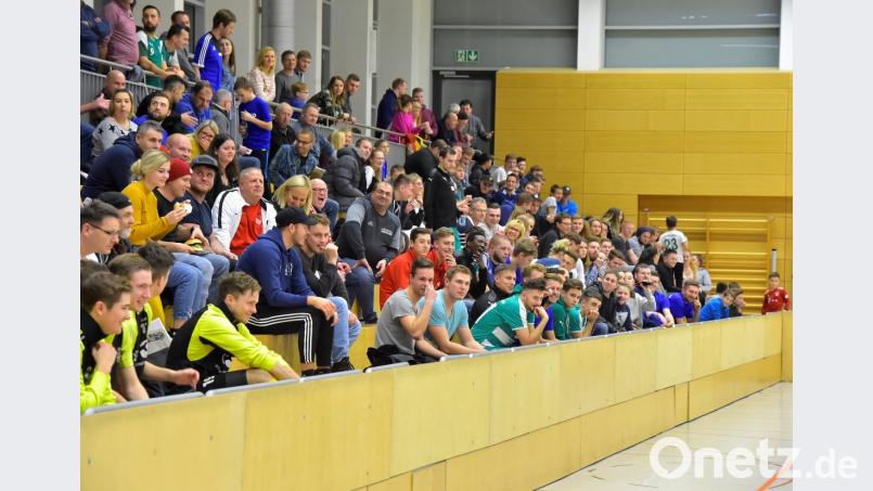 Der vom SV 08 Auerbach ausgerichtete Edeka Schöffler Cup 2019 hatte auch in diesem Jahr seine Anziehungskraft bei den Fans des gepflegten Hallenfußballs nicht verfehlt. Bild: Ziegler