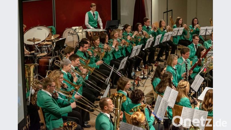 Mitreißend und fetzig rockte das Orchester bei &quot;Westernhagen Live&quot;. Alle gaben ihr Bestes und die Posaunen dazu &quot;Vollgas&quot;! Bild: bph