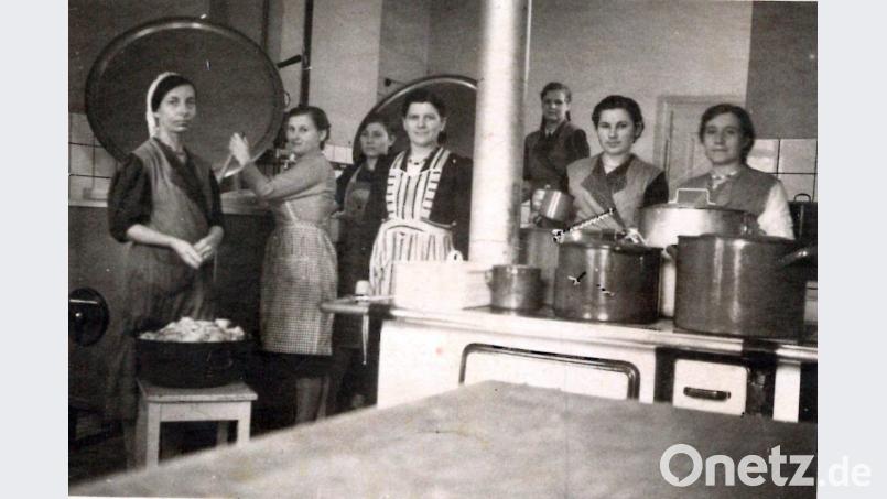Russische Fremdarbeiterinnen in Zeitlers Kantine. Bild: jrh