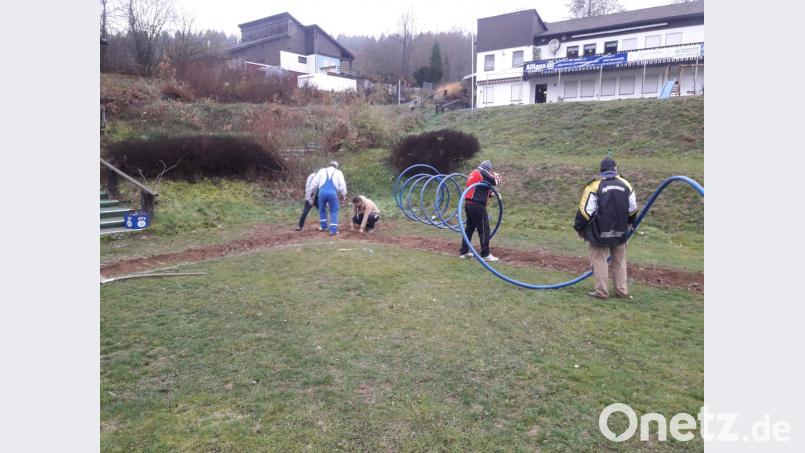 Arbeitsdienst der Mitglieder der SpVgg Windischeschenbach. Bild: exb
