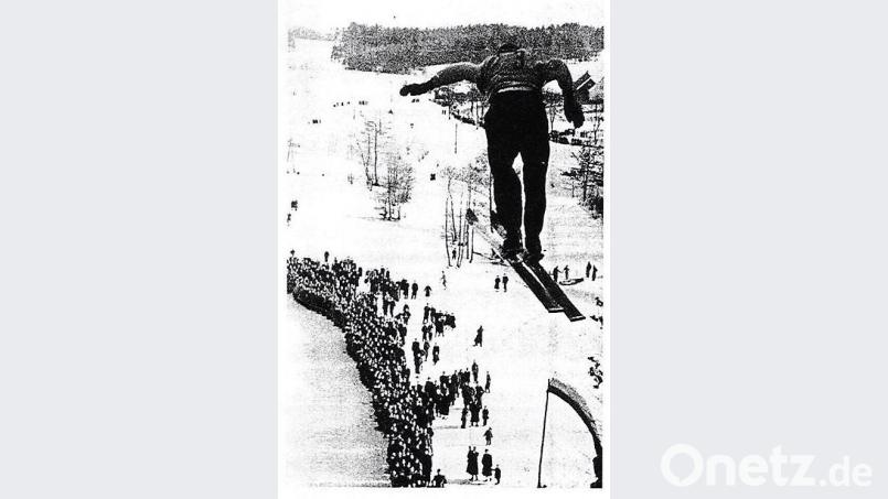 Bis zu 1500 Zuschauer fanden sich bei den Skisprungwettbewerben ein. Sie kamen bis aus Nürnberg angereist. Archivbild: exb/Konrad Kraus