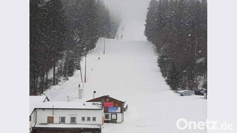Ab sofort dürfen sich die Wintersportler auf den laufenden Liftbetrieb am Fahrenberg freuen. Bild: dob