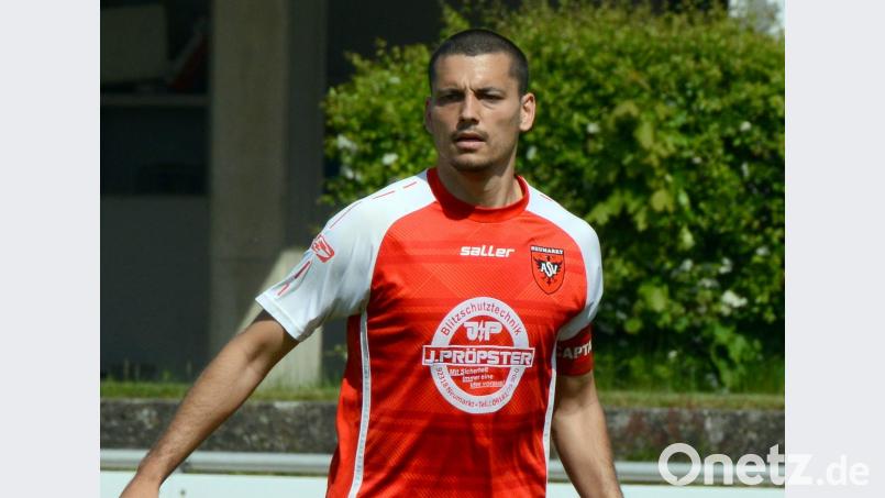 Knapp 200 Mal trug er das rot-weiße Trikot des ASV Neumarkt, künftig spielt Ferdinand Buchner für die DJK Ammerthal. Bild: dme
