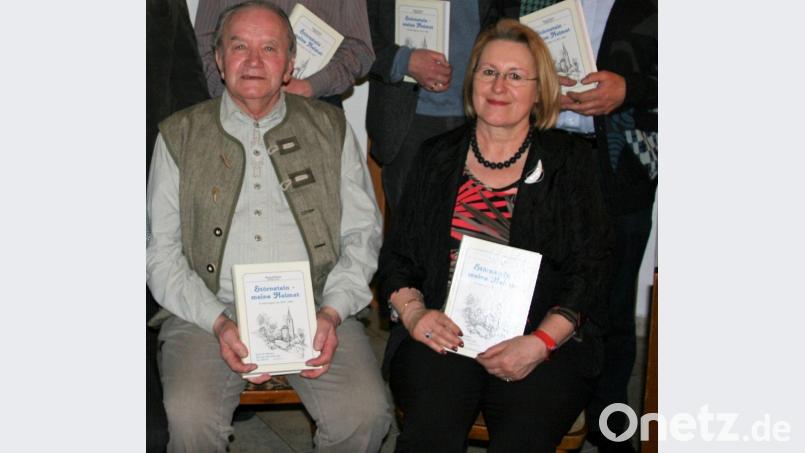 An das einstige Skisprung-Mekka erinnert auch das Buch „Störnstein – meine Heimat, Erinnerungen von 1944 bis 2002“ des Altbürgermeisters Konrad Kraus. Das Buch wurde 2013 im Wendepunkt-Verlag von Regina Frischholz herausgegeben. Archivbild: Rainer Christoph
