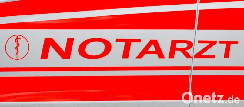 Ein Fußgänger ist am Montag in Poppenricht von einem Auto angefahren worden. Bild: Friso Gentsch/dpa