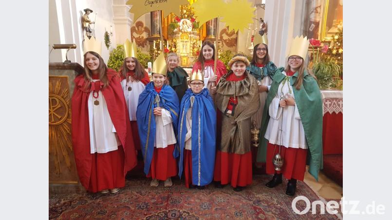 An zwei Tagen waren die Sternsinger der Expositur Etzgersrieth unterwegs und sammelten für die Aktion Dreikönigssingen mit dem Beispielland Peru für Kinder mit Behinderung weltweit. Bild: gi