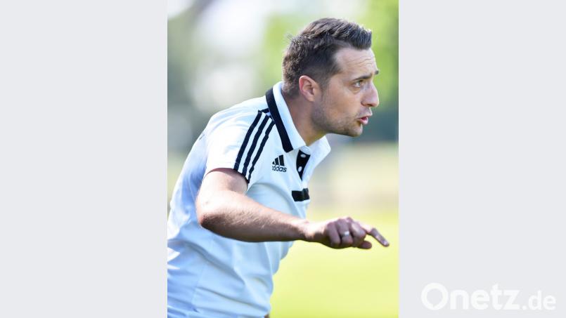 Tobias Bernklau hat seinen Vertrag als Trainer bei der SpVgg Pfreimd verlängert. Bild: Alfred Schwarzmeier