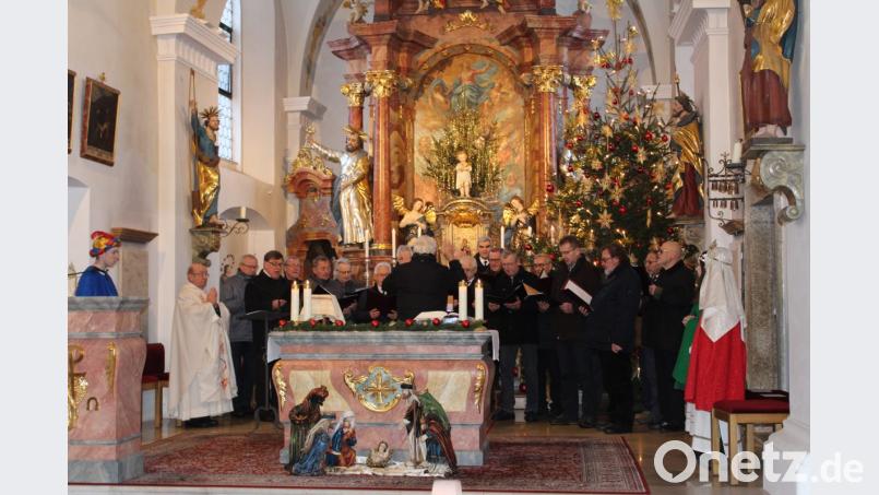 Männergesangverein gestaltet den Gottesdienst am Dreikönigstag. Bild: hä