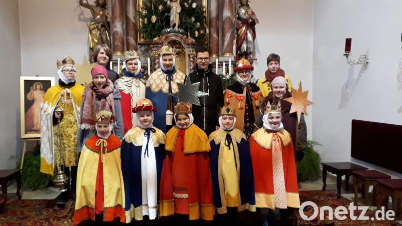 Die Wurzer Sternsinger sind fleißig und sammeln über 1500 Euro. Bild: exb