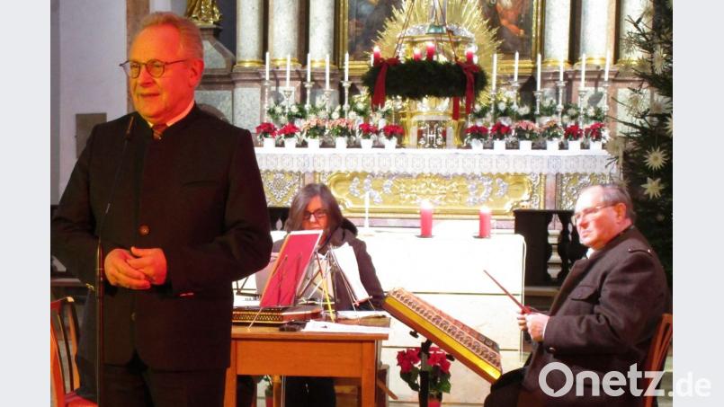 Die Benefiz-Reihe der Thoma-Lesungen mit Richard Gabler endete in Ensdorf. Gabler hat damit 1360 Euro als Spende für die Noma-Hilfe gesammelt. In einem Dankschreiben an die Veranstalter (KEB und Pfarrei Ensdorf) zeigte sich Gabler erfreut über die hohe Summe: Die nächsten Operationen für betroffene Kinder seien damit gesichert. Bild: bjo