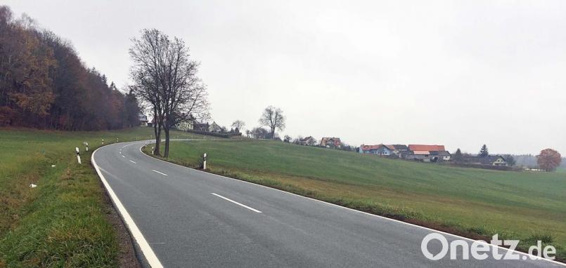 Ursprünglich führte die Trasse über die Bergkuppe bei Wölkersdorf. Mit dem Aufkommen des motorisierten Straßenverkehrs wurde sie nach unten verlegt. Bild: ü