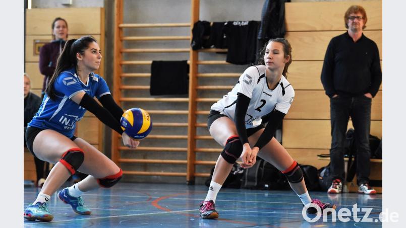 Volle Konzentration heißt es bei den Landesliga-Volleyballerinnen des TB Weiden: In den Duellen gegen SV Grafenwöhr und VC Schwandorf sollen zwei Siege herausspringen. Bild: G. Büttner